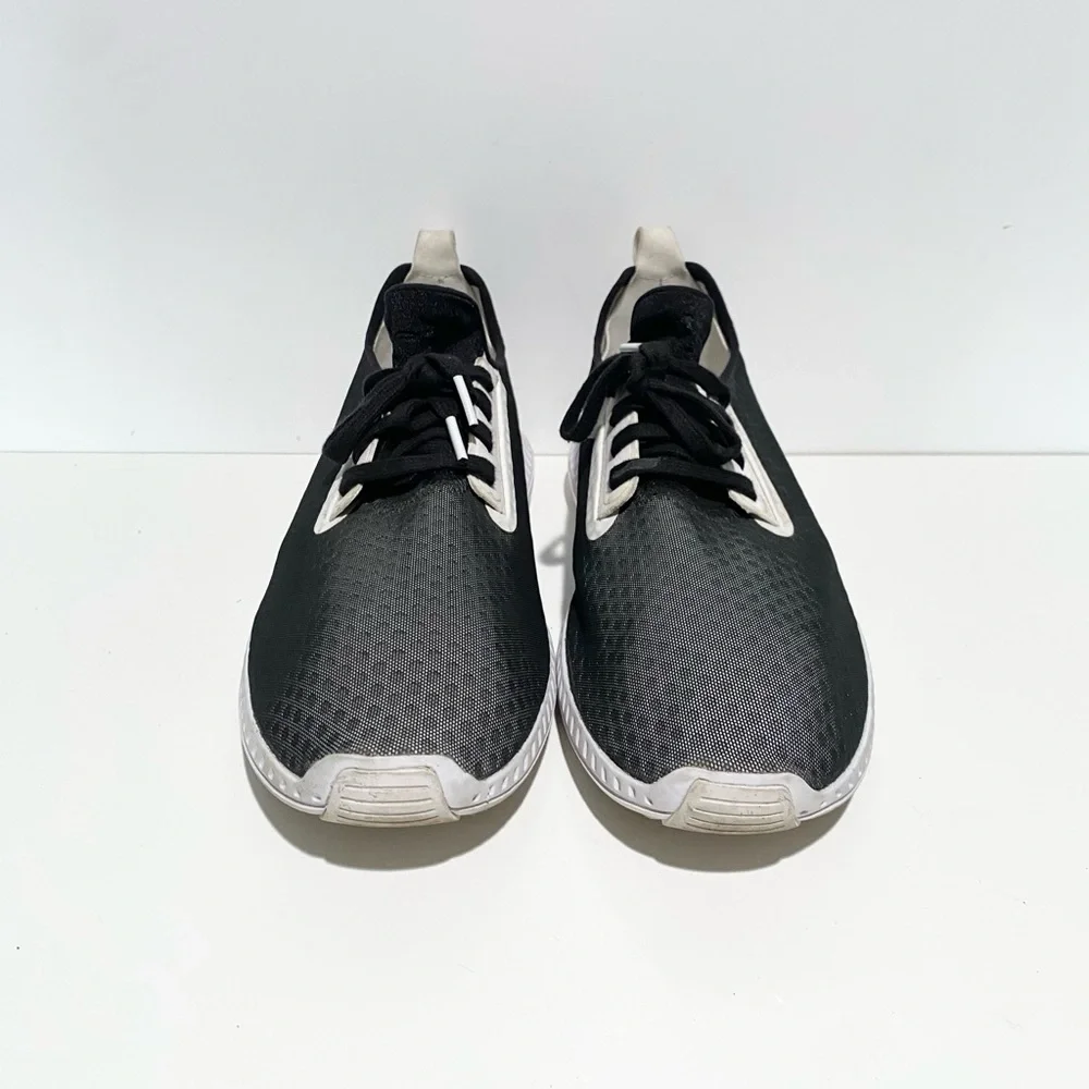 Men’s Under Armour‎ Moda Run Black and White Men's Athletic Shoes